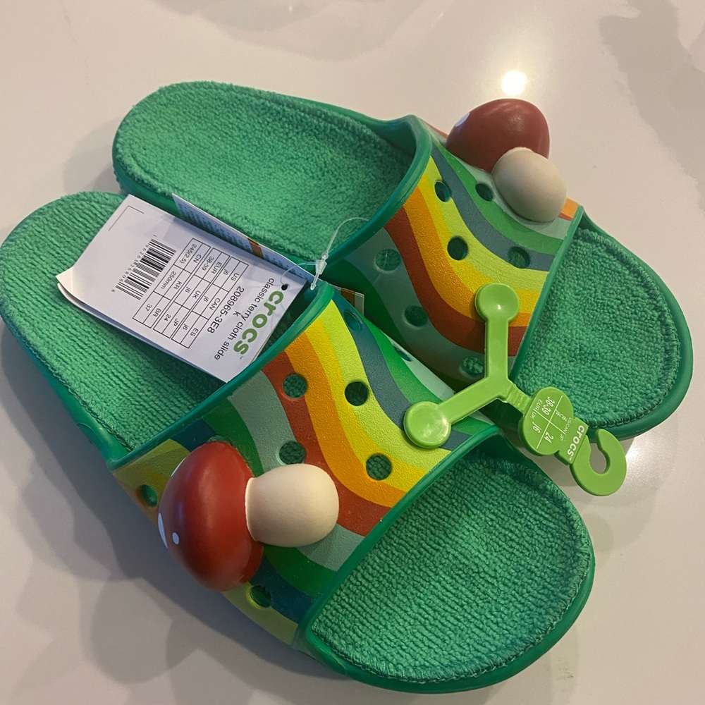 Crocs -NEW